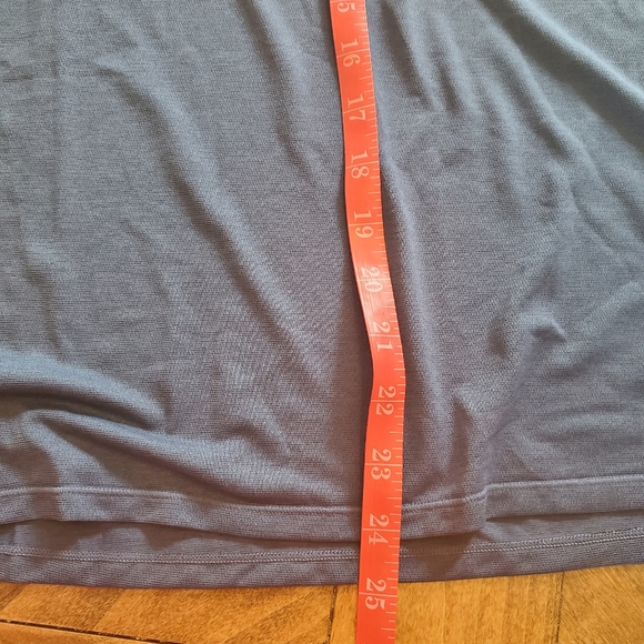 Amazon Essentials Core 10  Women's Classic Fit Short Sleeve Scoop Neck T-Shirt - Picture 11 of 14